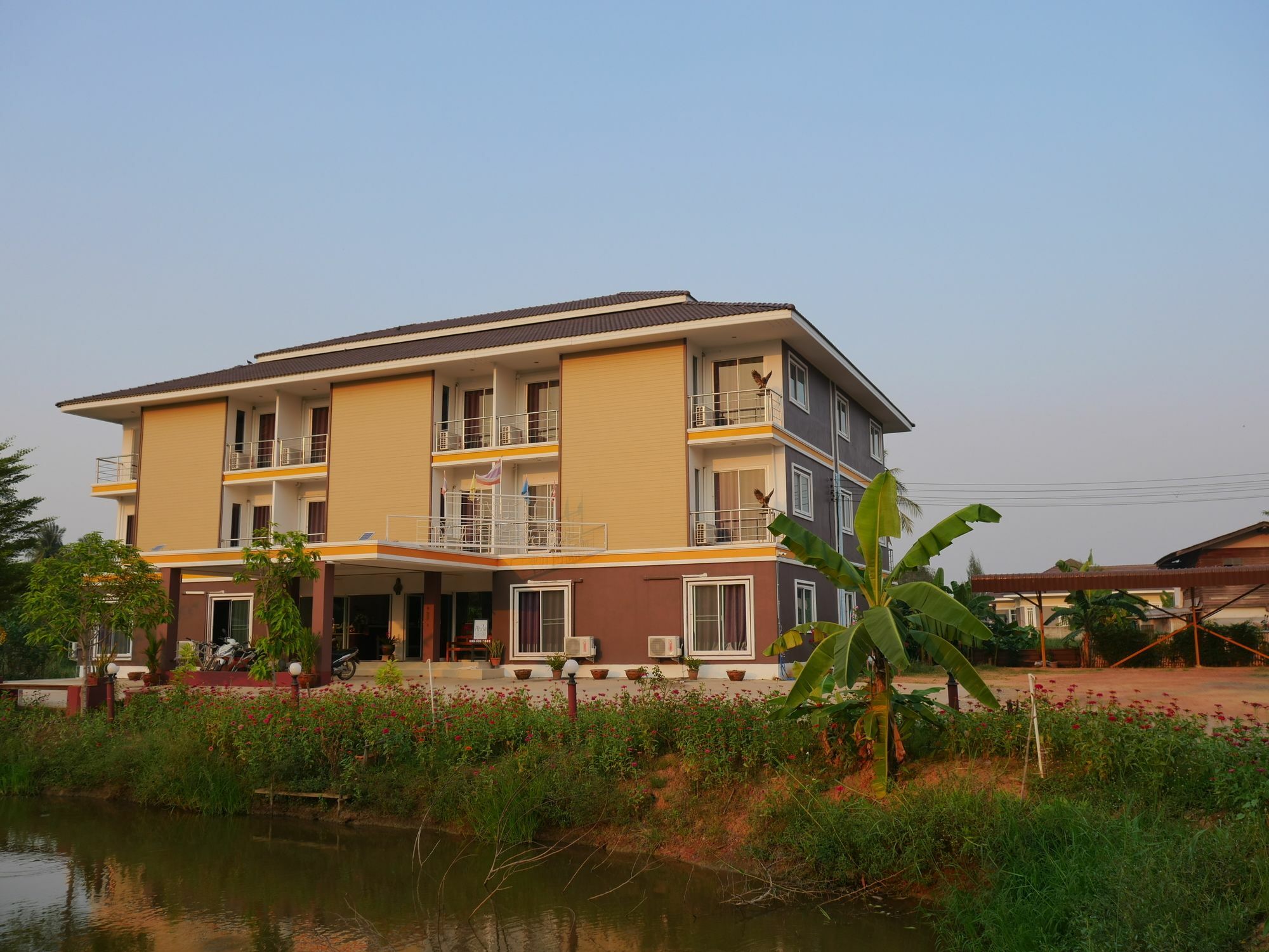 Jumpa Resort Hotel Phitsanulok Esterno foto